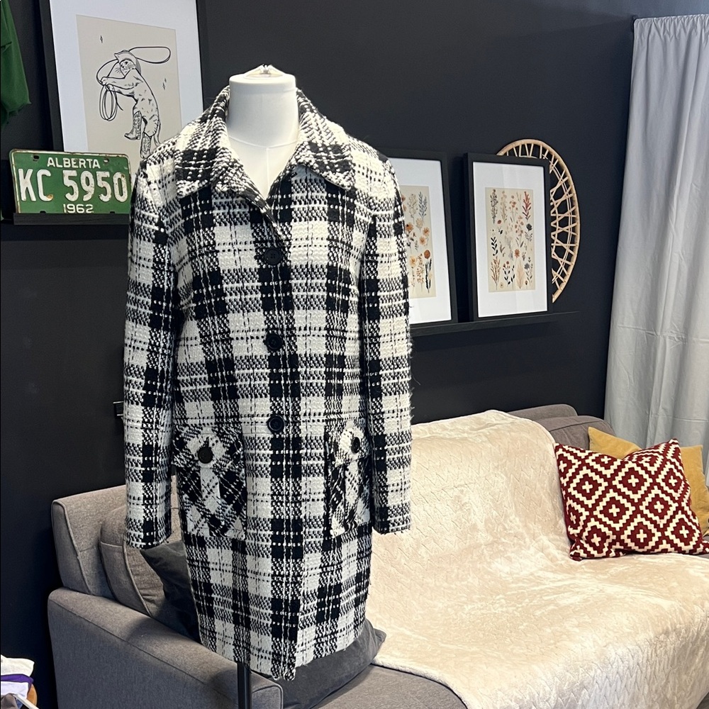 Anne Klein Black and White Plaid Pea Coat, 80 wool, 20 nylon, large